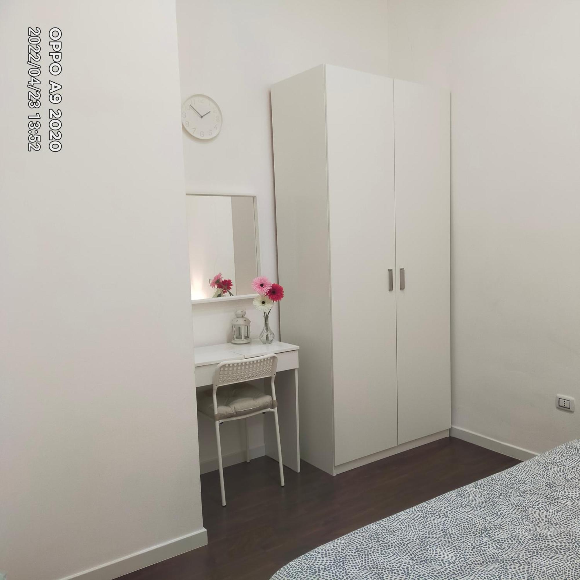Piazza Carita' Centro Storico Apartment Naples Room photo